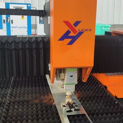 1500W 2000W 3000W 6000W 3015 4020 Mesin Pemotong Laser Serat Untuk Pemotongan Baja Karbon Baja Ringan Aluminium Baja Tidak Berkarat