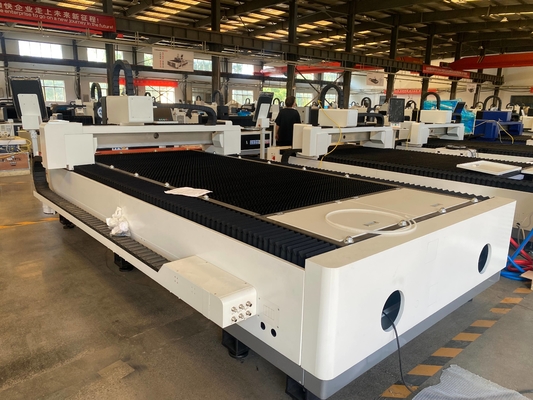 3015 mesin pemotong laser serat CNC dengan platform tunggal untuk logam