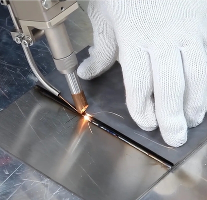 4-in-1 Multifunction 1500W 3000W Laser Welding Cutting Mesin pembersih untuk logam